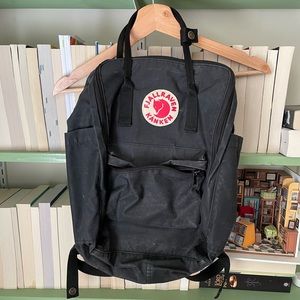 Kanken laptop 15” backpack, black with padded straps